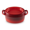 Doufeu. Cocotte ovale en fonte rouge cerise - Le Creuset (Vue 1)