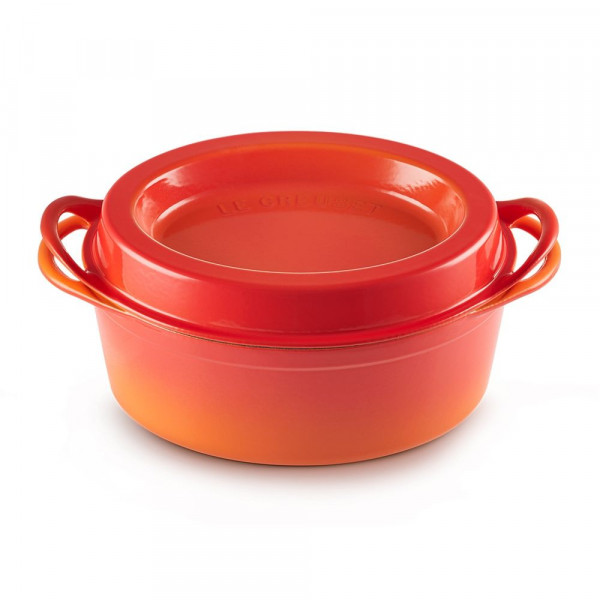Doufeu. Cocotte ovale en fonte orange volcanique - Le Creuset (Vue 1)